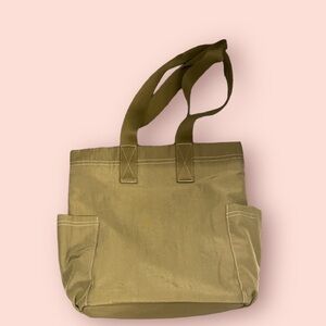 Universal Thread Tote